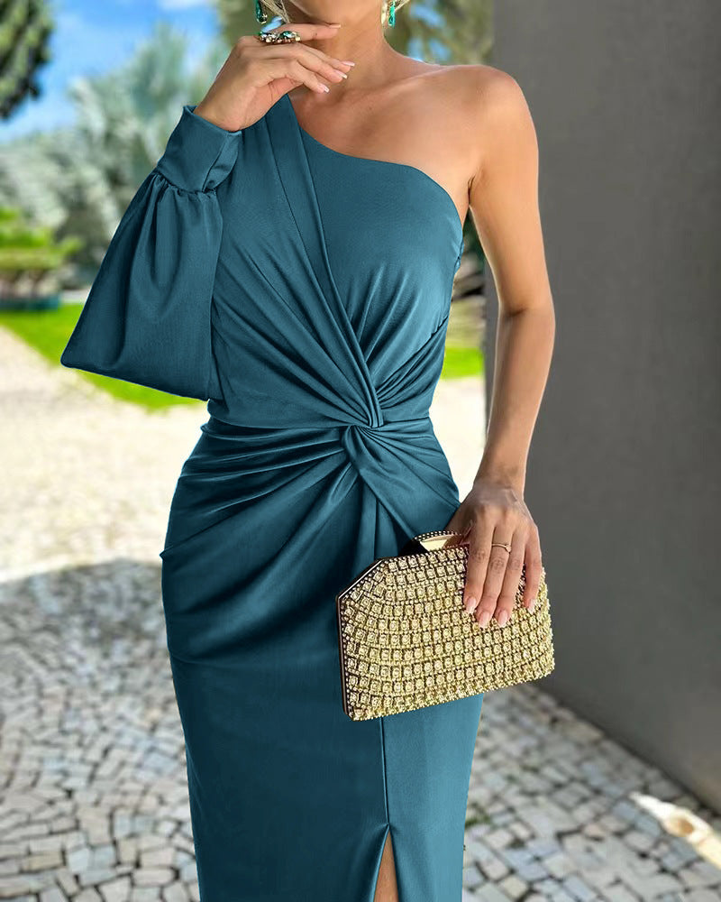 Dame etukjole med asymmetrisk design og elegant rynkning Stilla