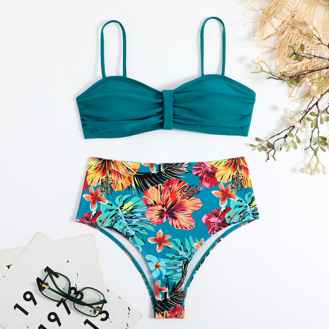 Dame højt skårede bikini med fashionable blomsterdesigns Stilla