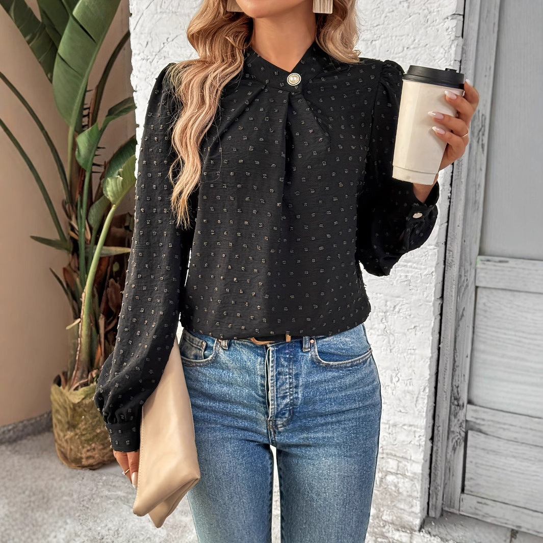 Dame elegant bluse med ruffle detaljer og ædelt knapdesign Stilla