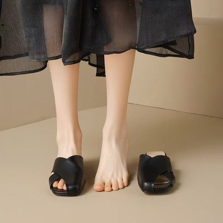 Dame Remmen-Pantoletten med modetrend krydsdesign og komfortabel blokhæle Stilla