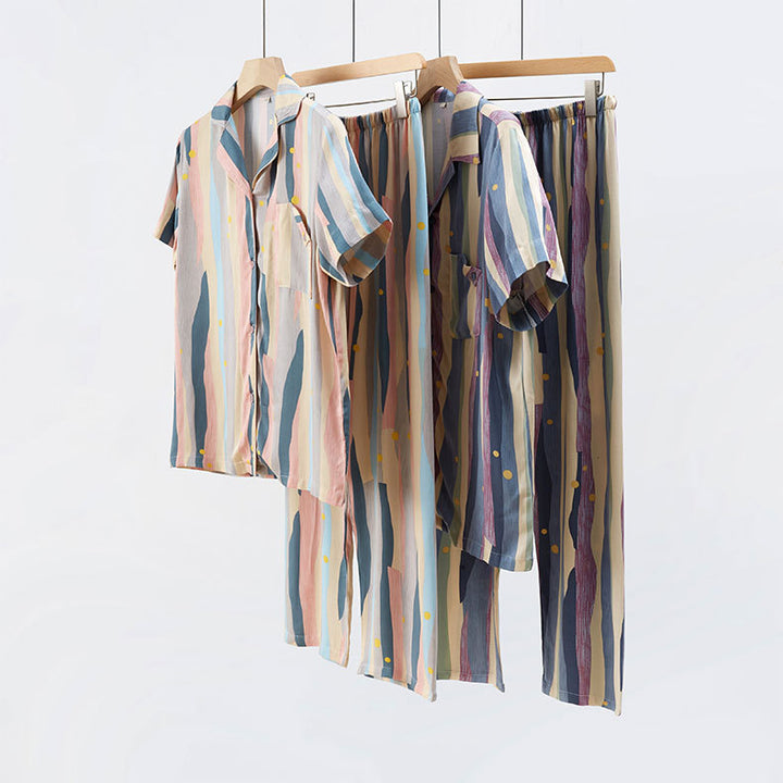 Dame Pyjama-sæt med unikt håndtegnet design og komfortabel pasform Stilla