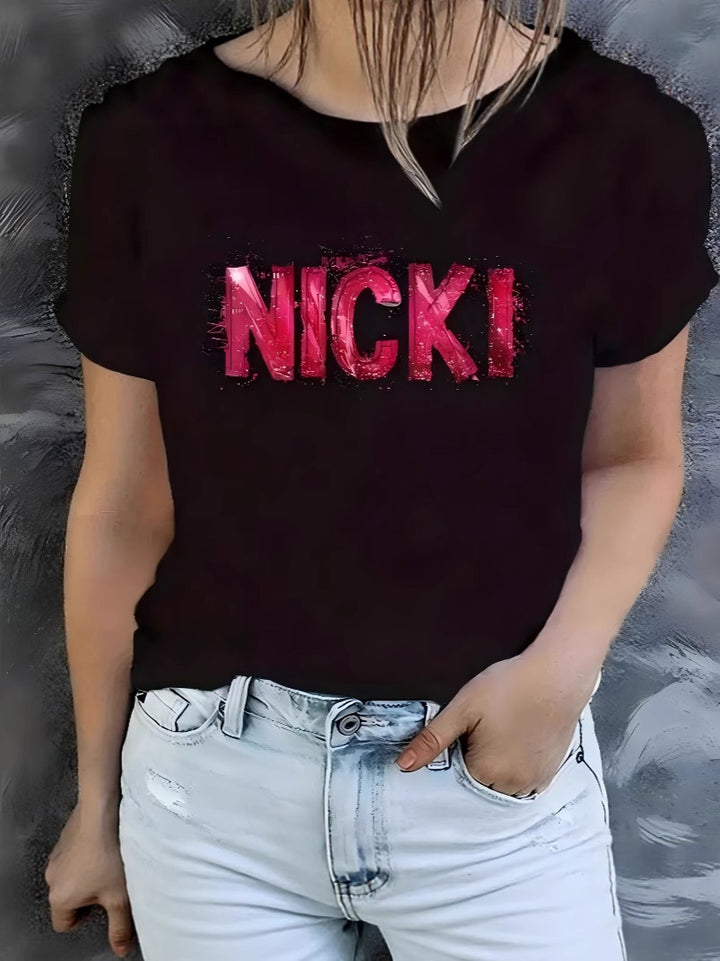Dame T-shirt med kreativt skrift i moderne graffiti-stil Skovae