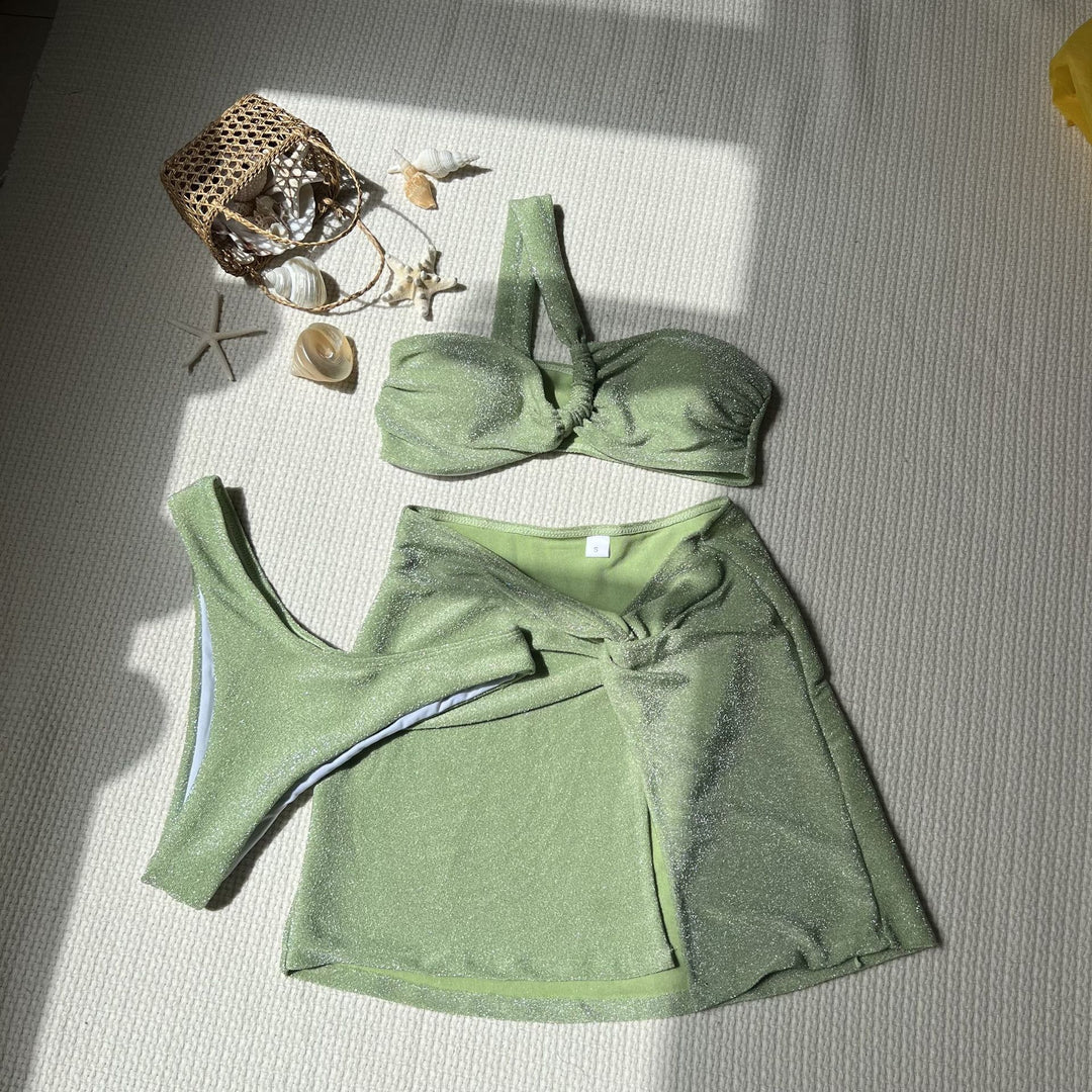 Dame bikini-sæt med glitrende top og spændende omslagsskørt Stilla