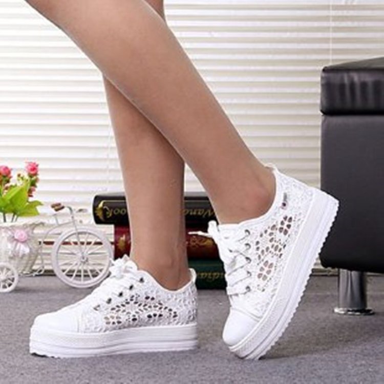 Dame mode sneakers med filigran spids overmateriale og komfortabel sål Stilla