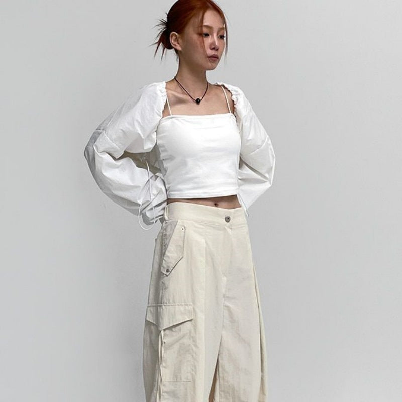 Kvindernes cropped langærmet bluse med flæser Stilla