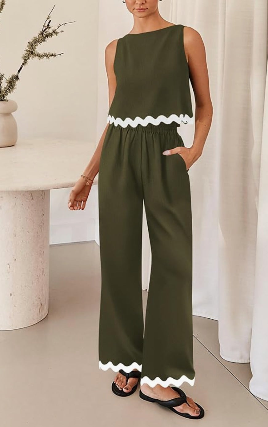 Dame Elegant To-delt Ensemble med flydende snit og dekorativt kant Stilla