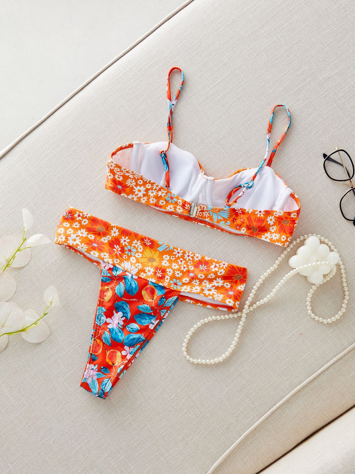 Dame Bikini-sæt med blomsterdesign og innovativ skæretdesign Stilla