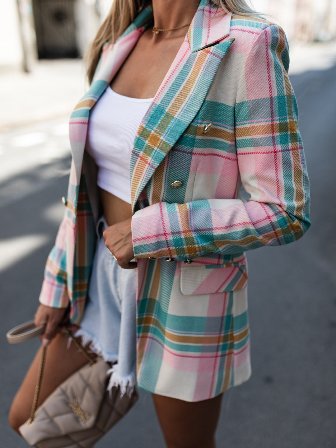 Dame blazer i moderne ternet stil med dobbelte knaplukninger Stilla