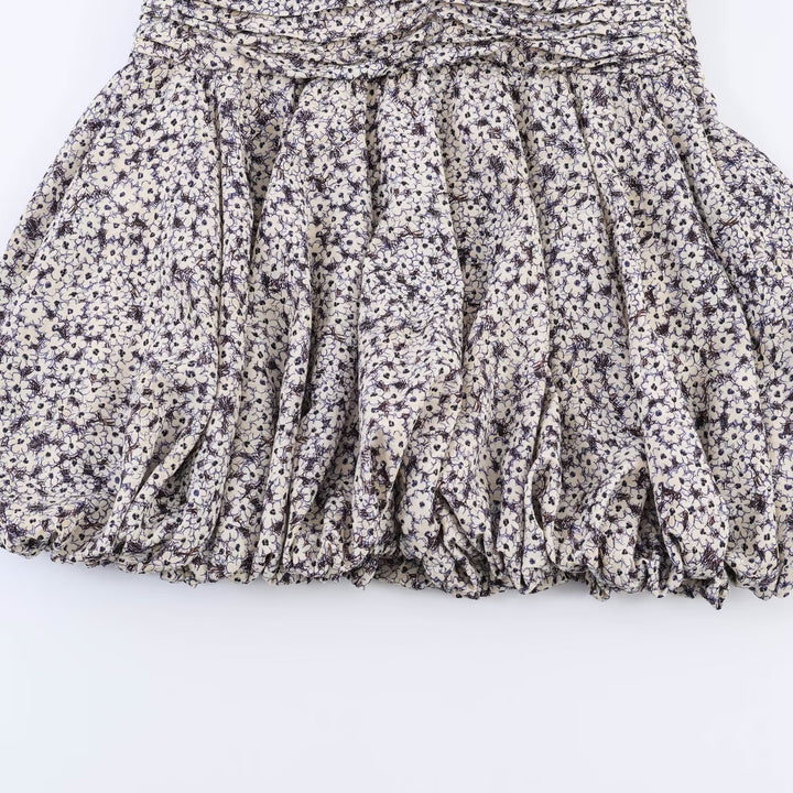Dame Kort Ruffled kjole med elastisk taljebånd og voluminøst skirt Skovae