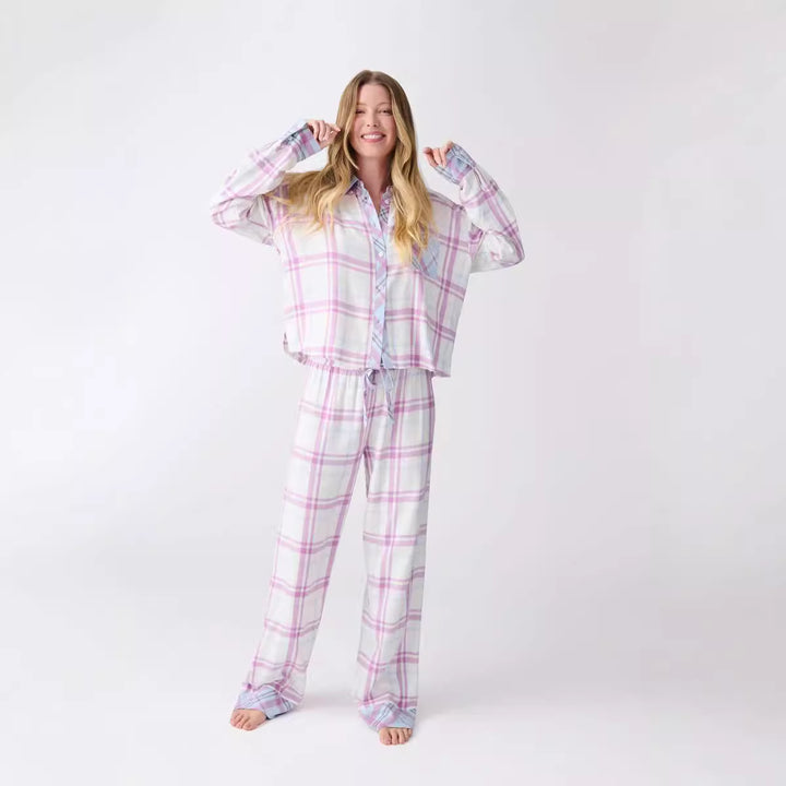 Dame pyjamassæt med ternet mønster og luftig skæring Skovae
