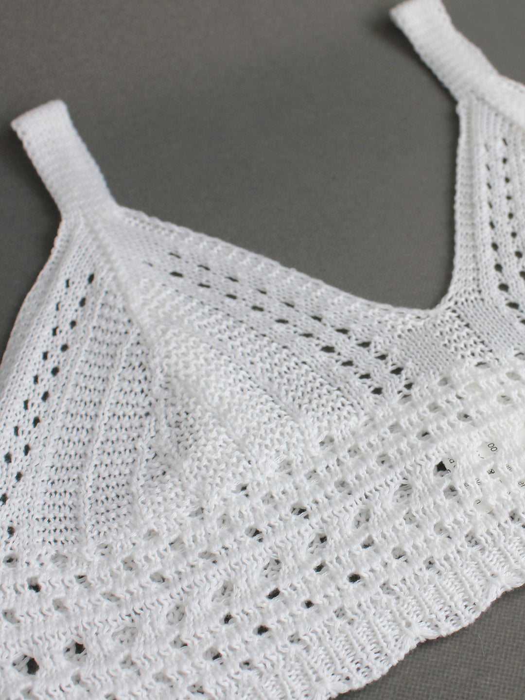 Dame Hækle-Crop-Top med V-udskæring og fine detaljer Stilla