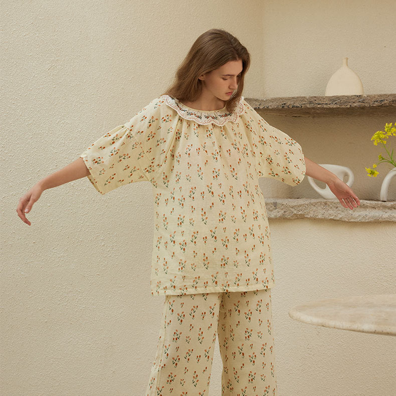 Dame Blusenshirt med florale broderier og samlede ærmer Stilla