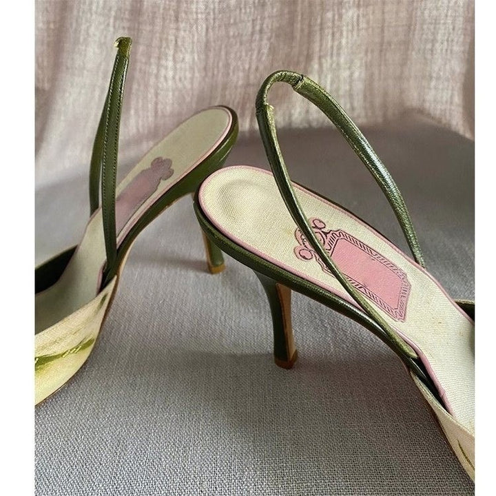 Dame elegante pumps med blomsterbroderier og smal hæl Stilla