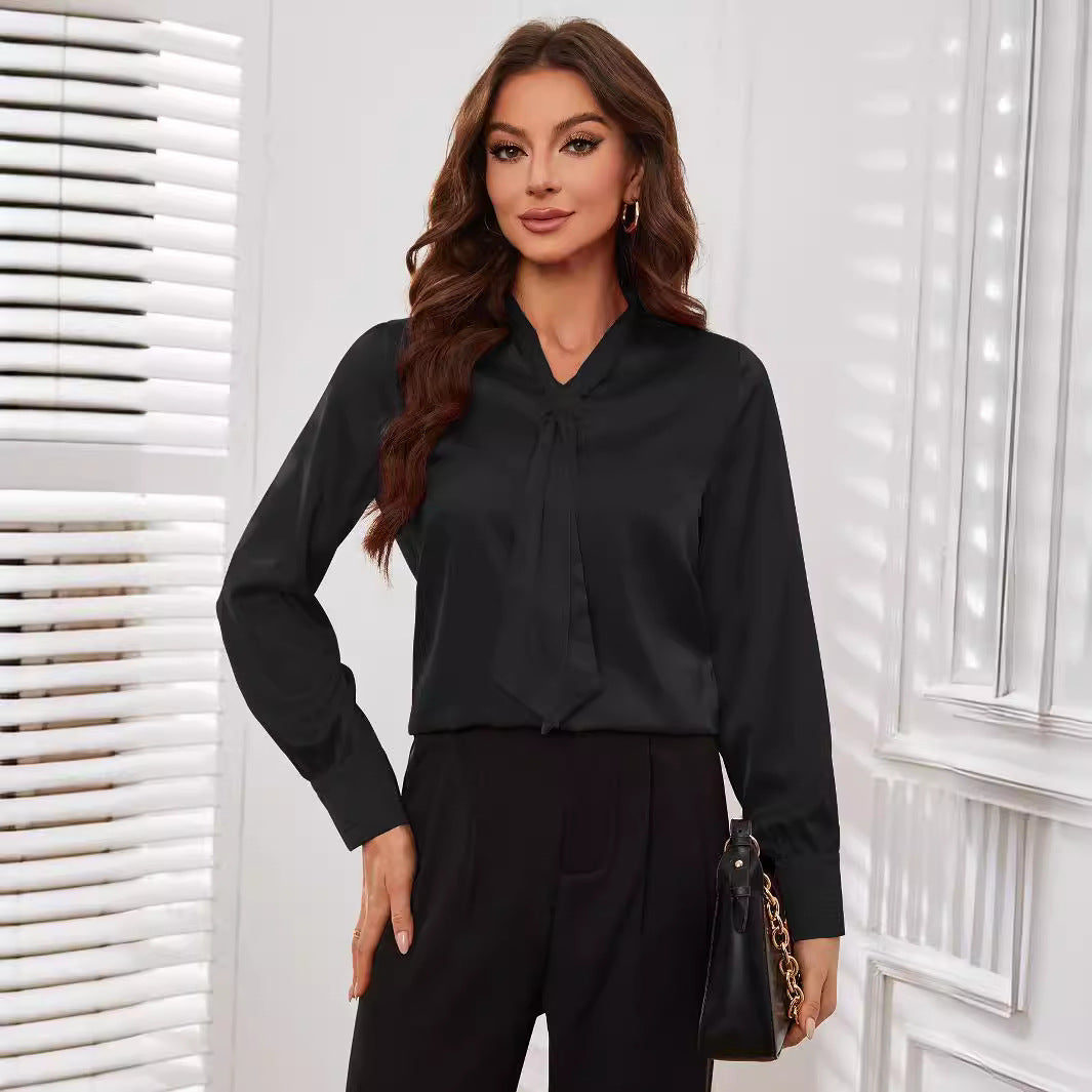 Dame elegant silketop med moderne kravesnor Stilla