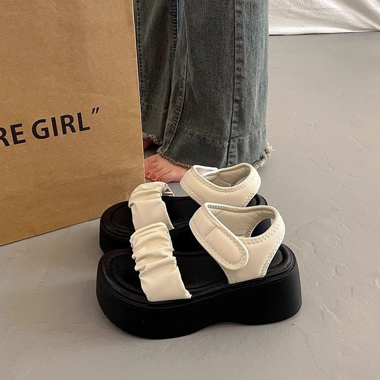 Dame Plateau-sandaler med justerbart remdesign og elastiske flæser Stilla