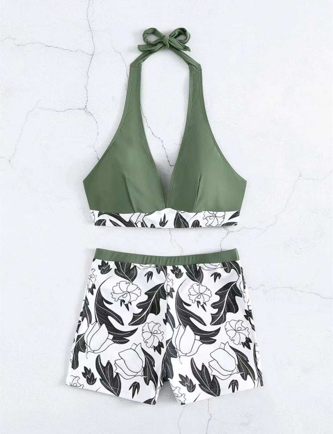 Dame bikini-top med højt skårne shorts og blomstermønster Stilla