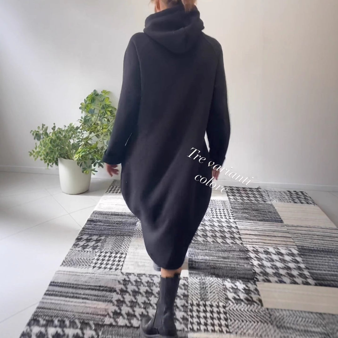 Kvinders hoodie kjole i en afslappet oversized stil med glitrende detaljer Stilla