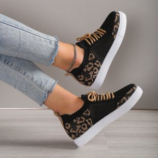 Dame sneakers med åndbart mesh-overdel og trendy dyremønster Stilla