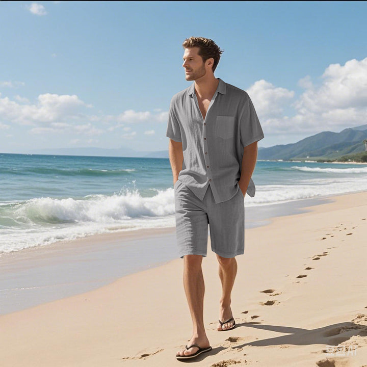 Herrer afslappet strandoutfit med luftig kortærmet skjorte og matchende shorts Stilla