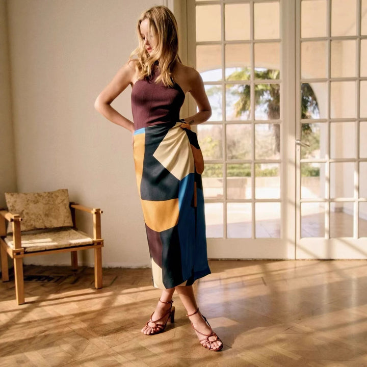Dame Midi-nederdel med originalt geometrisk design og asymmetrisk taljesnor Stilla