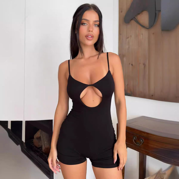 Damer tætsiddende jumpsuit med forførende cut-out og spaghetti stropper Skovae