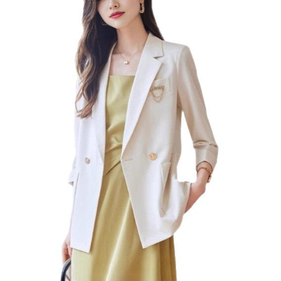 Dame mode blazer med elegante knapdetaljer Stilla