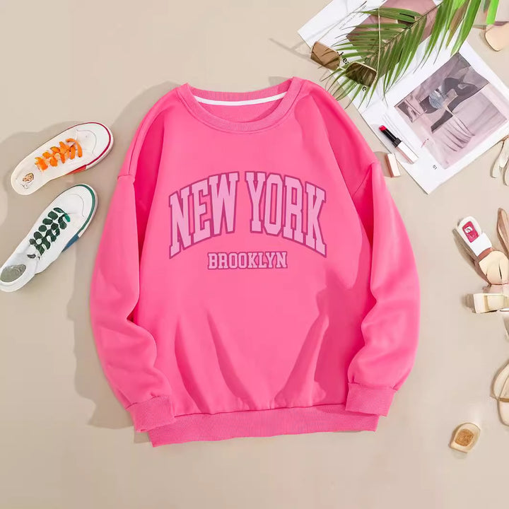 Kvindernes afslappede sweater med iøjnefaldende NYC print Skovae