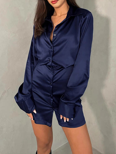 Dame Satin-Pyjamasæt med moderne snit og elegante detaljer Stilla