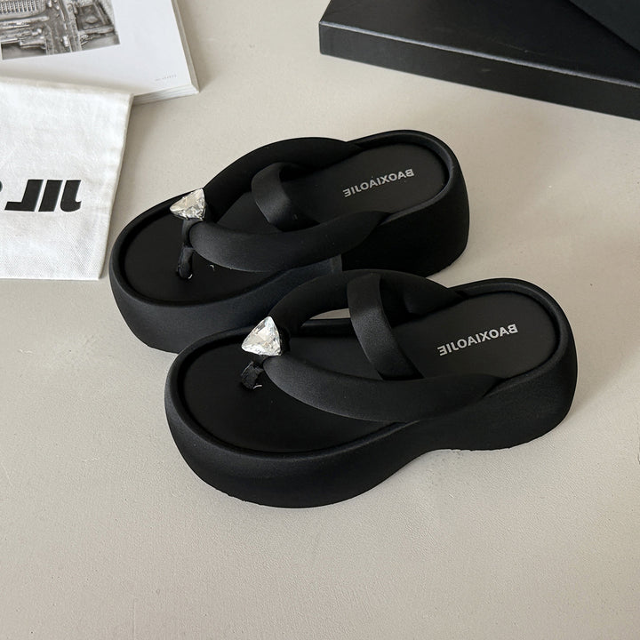 Femme Elevated Platform Flip-Flops Stilla