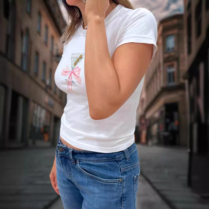 Dame Cropped T-Shirt med trendy Cocktail-design Skovae
