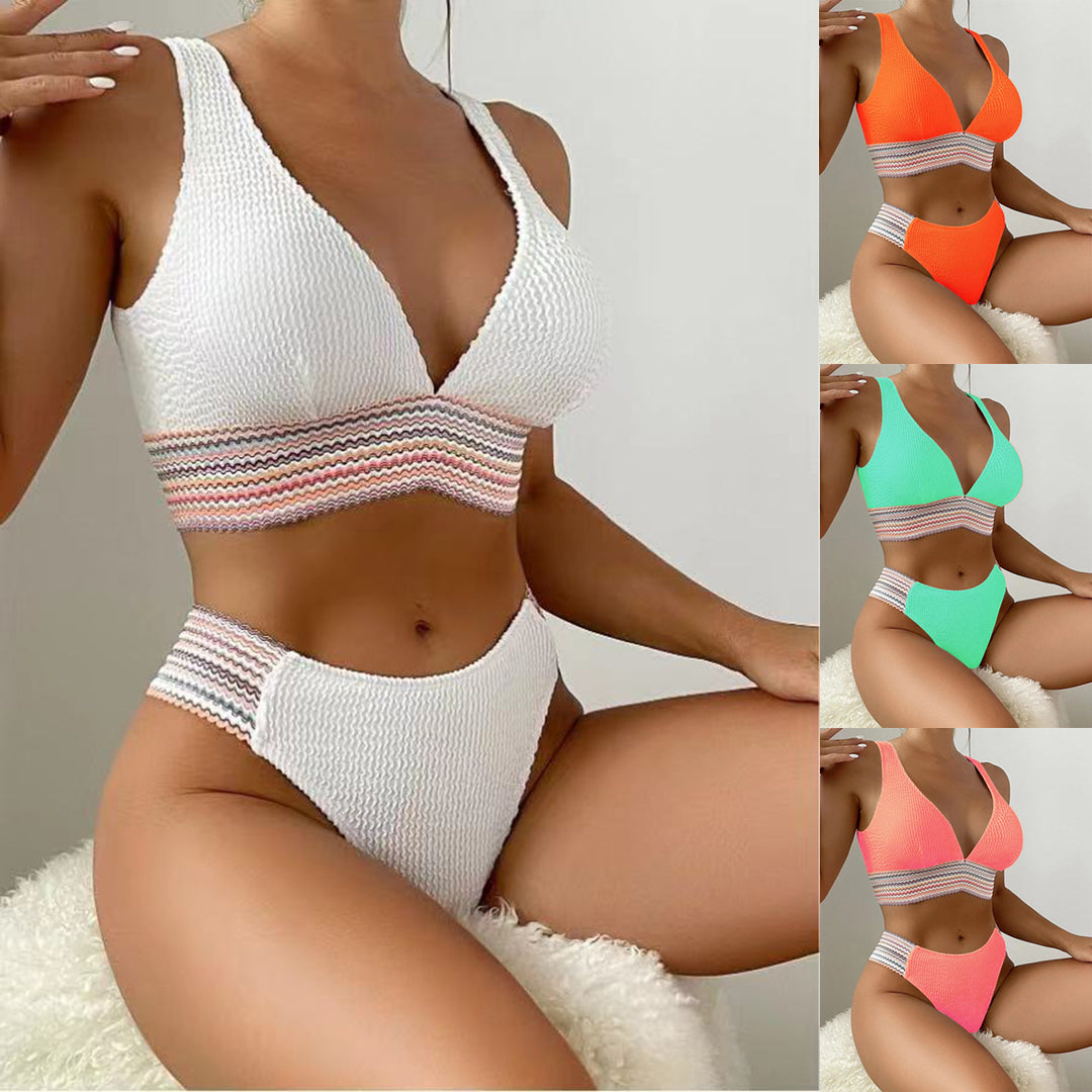 Dame Bikini-sæt med dyb V-udskæring og unikt ribdesign Stilla