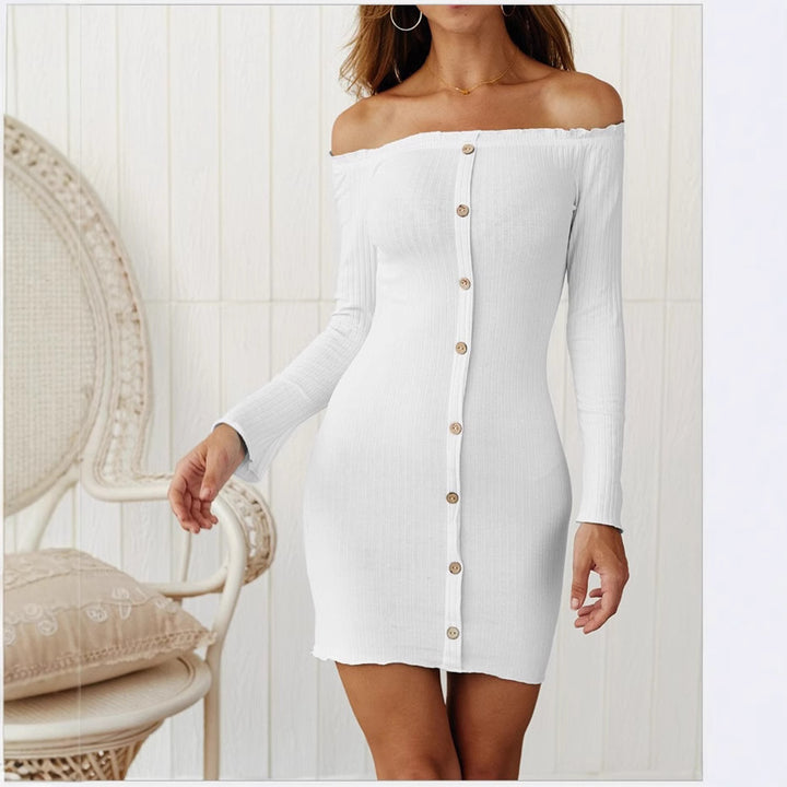 Dame Off-Shoulder Kjole med knapdetaljer og figursyet snit Stilla