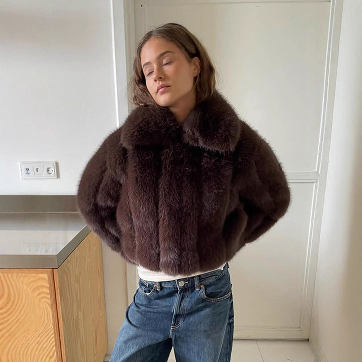 Dame kunstpelsjakke i moderigtig cropped-stil Stilla