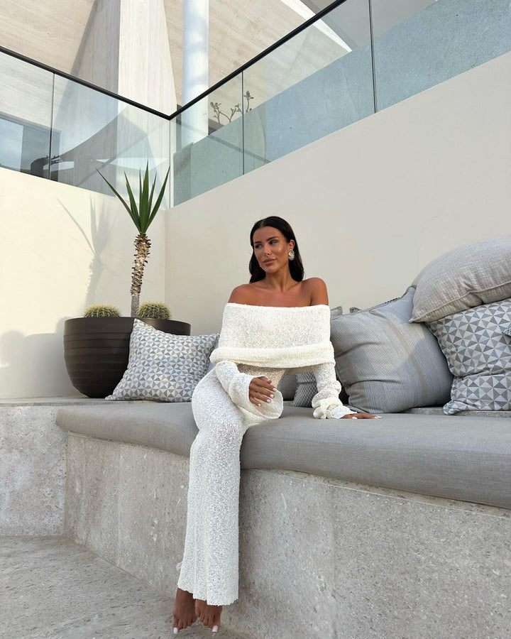 Kvinders elegante off-shoulder strikkjole med lange ærmer og bred ben Skovae