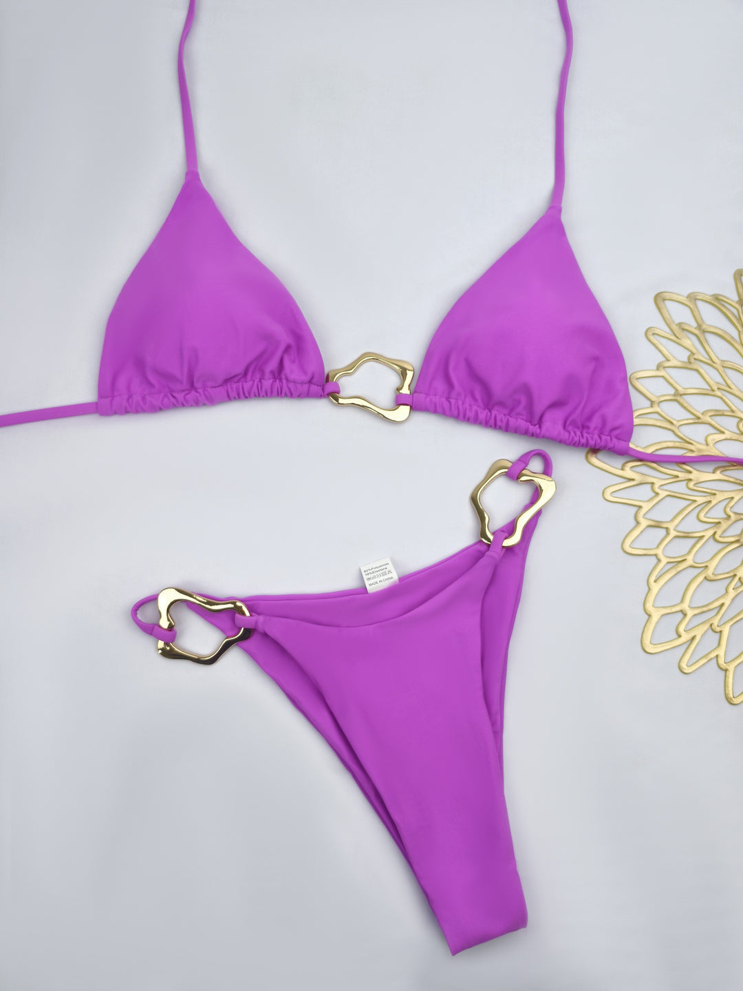 Dame triangel-bikini med glamourøse gyldne accentdetaljer og justerbare stropper Stilla