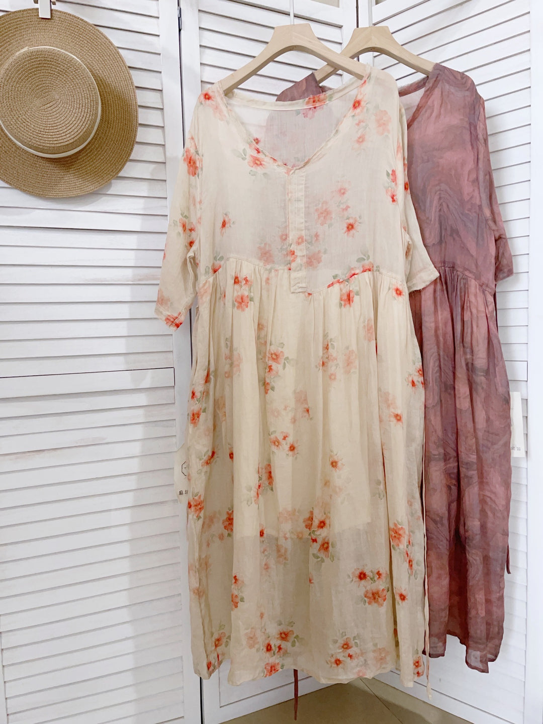 Femme Let Blomstret Midi Kjole Stilla