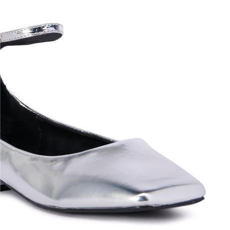 Femme Metallic Quadratåede-Ballerinas med justerbar ankelrem Stilla