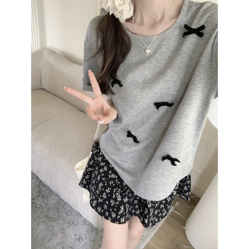 Femme Relaxed Fit Sløjfedetalje Grafisk Top Stilla