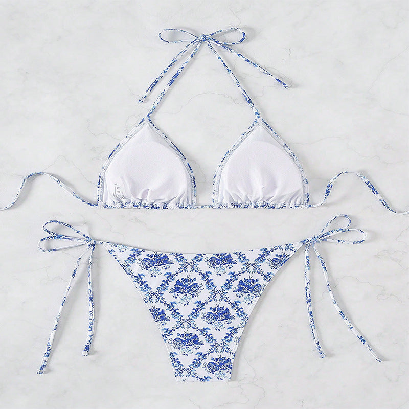 Dame triangel-bikini med legende blomsterdesign og justerbare bindebånd Skovae