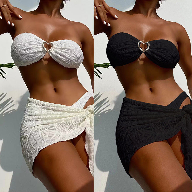 Dame bandeau-bikini med glitrende hjerte detaljer og indpakningsskørt Stilla
