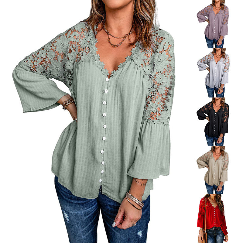 Damebluse med blonde detaljer og knaplukning Stilla