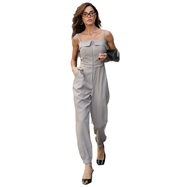Dame jumpsuit med elegante stropper og moderigtig lynlås Skovae