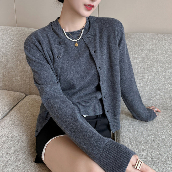 Femme Classic Knap-Down Cardigan Stilla