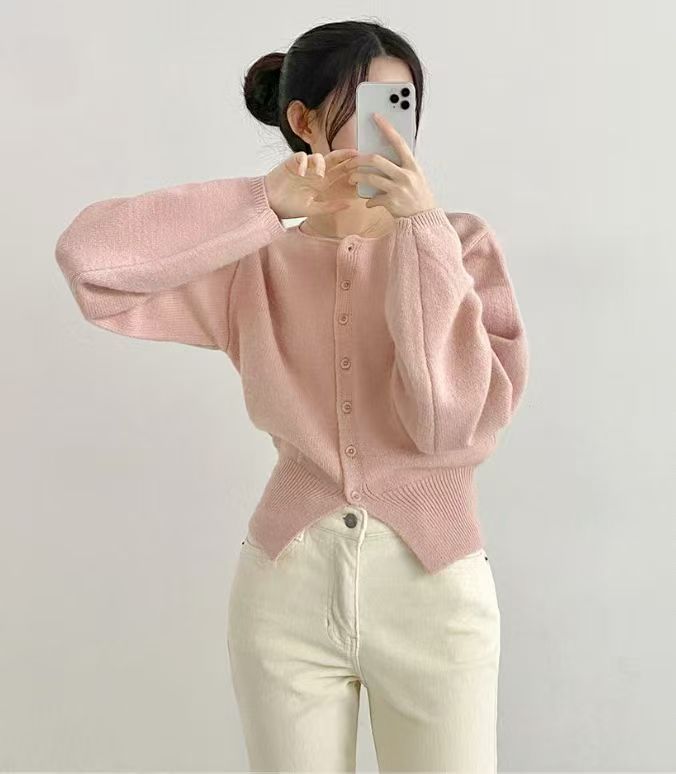 Kvinderne cropped cardigan med knaplukning og oversized ærmer Stilla