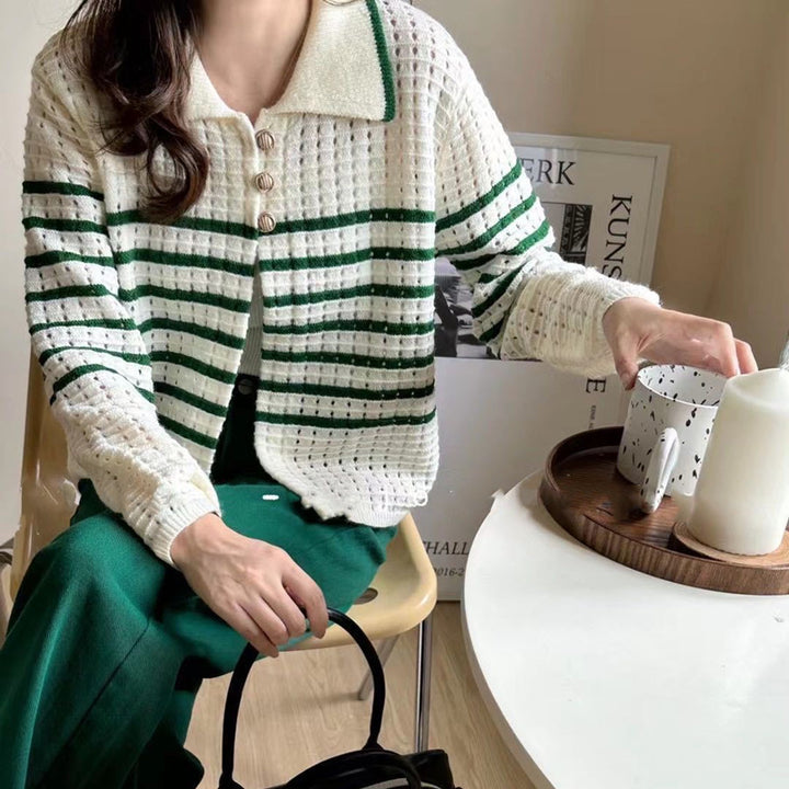 Kvindernes fashionable cardigan med dekorative knapper og stribemønster Stilla