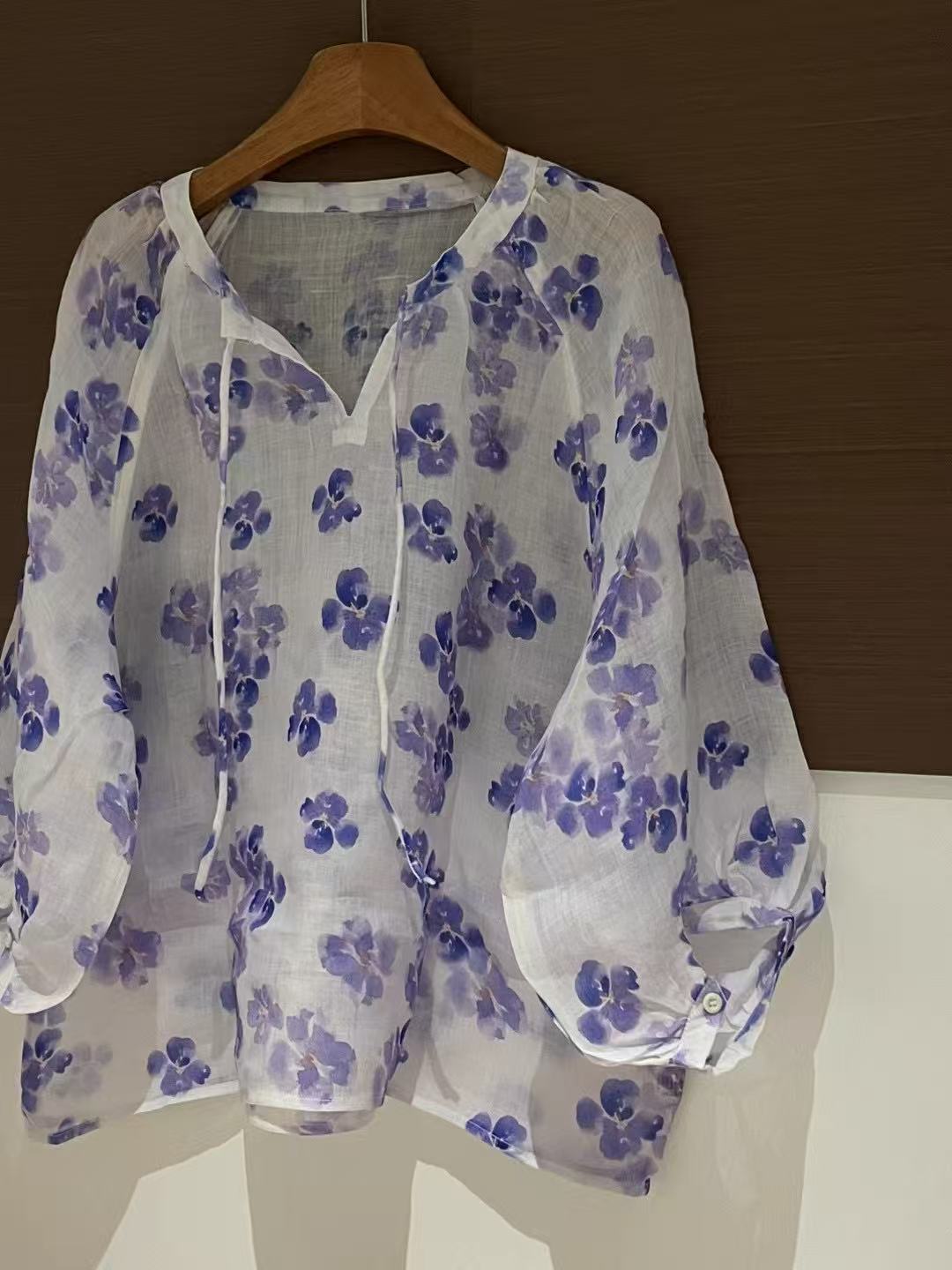 Femme Floral Broderet Knappeskjorte Stilla