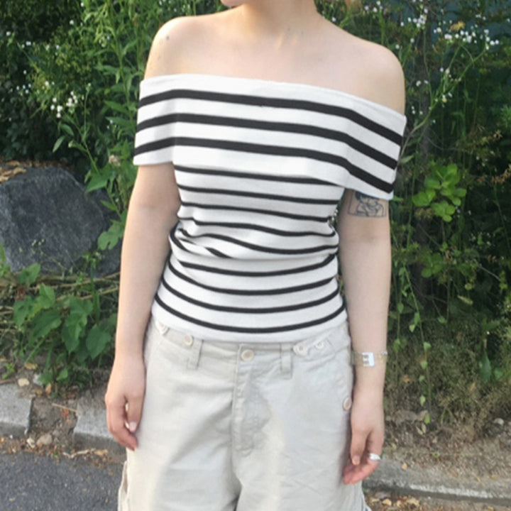 Dame Off-Shoulder Top med stribet design og bred krave Skovae