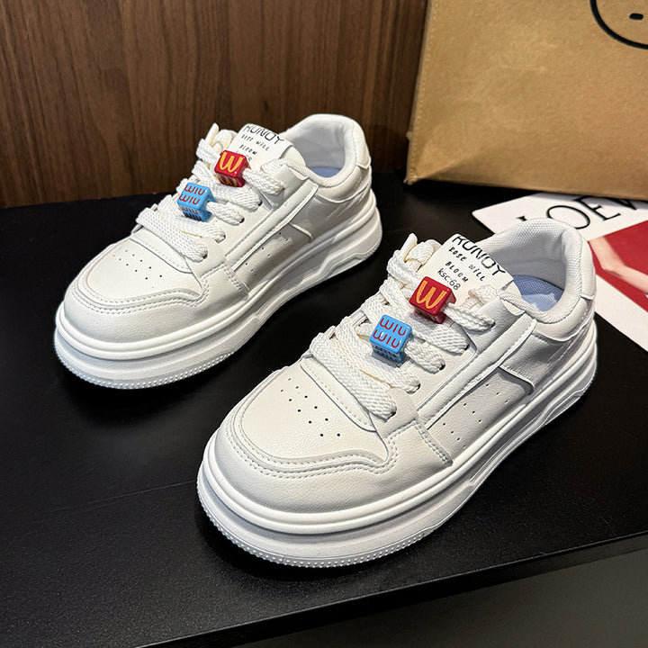 Dame Sneakers i urbane stil med farverig snørresystem og dæmpende sål Stilla