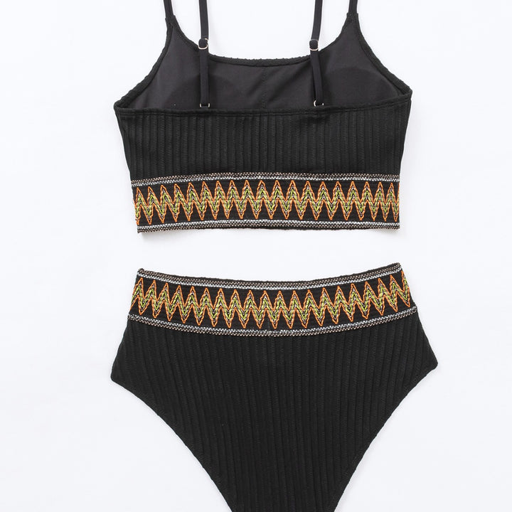 Dame bikini sæt med figursyet ribmønster og farverig elastisk bånd Skovae