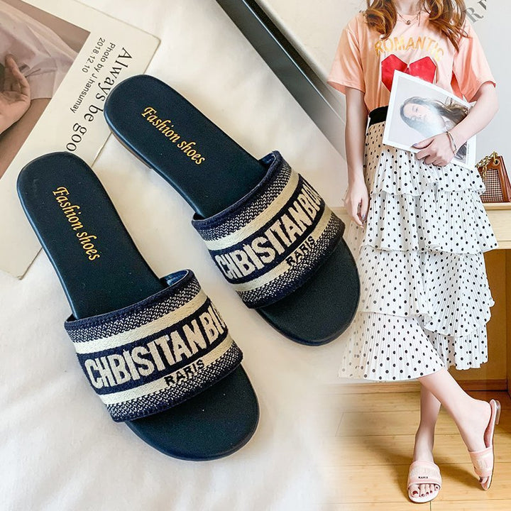 Dame Relaxede Slippers med bredt tekstilbånd og moderigtigt tryk Stilla